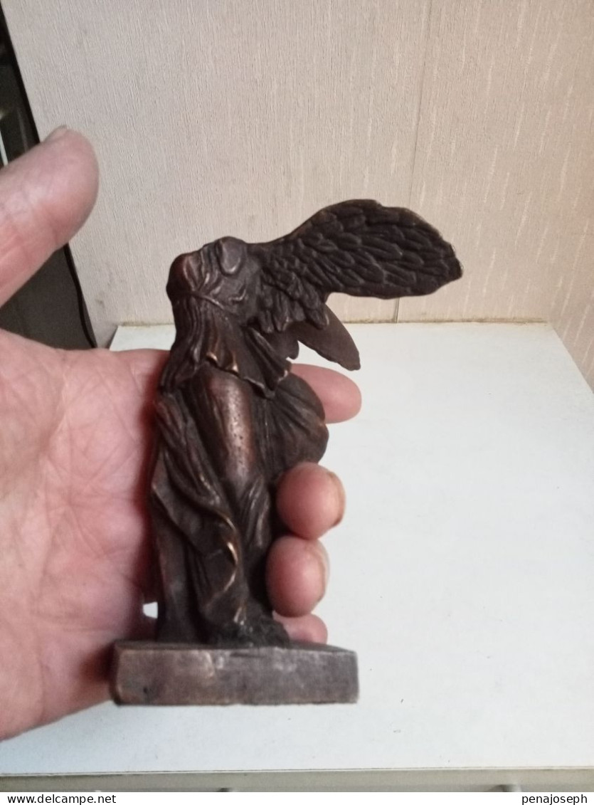 Reproduction Bronze La Victoire De Samothrace Hauteur 12 Cm - Bronzi