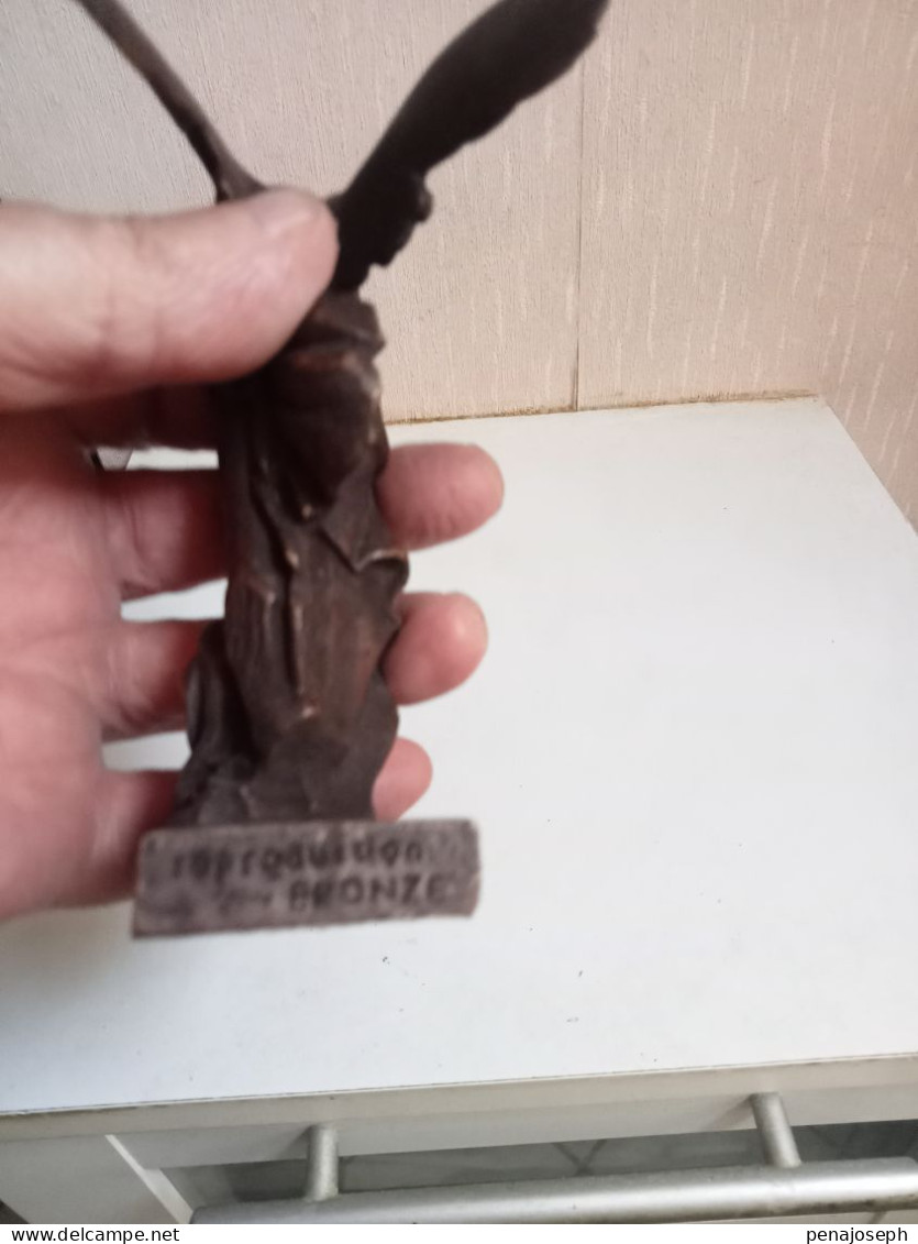 Reproduction Bronze La Victoire De Samothrace Hauteur 12 Cm - Bronces