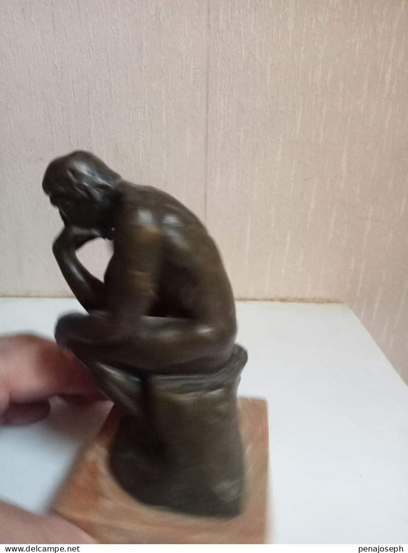 reproduction bronze Le penseur de Rodin sur socle en marbre hauteur 15 cm