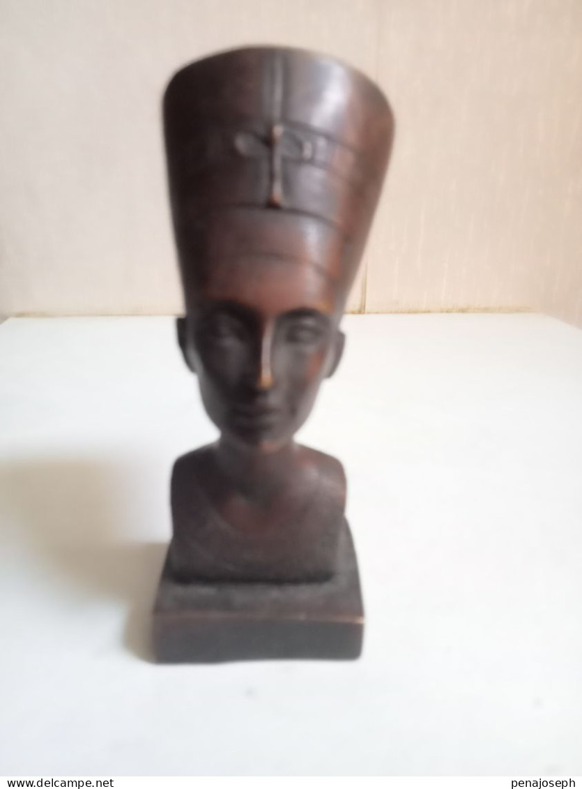 Reproduction En Bronze Statuette NEFERTITI Reine D'Egypte Hauteur 11,5 Cm - Bronzes