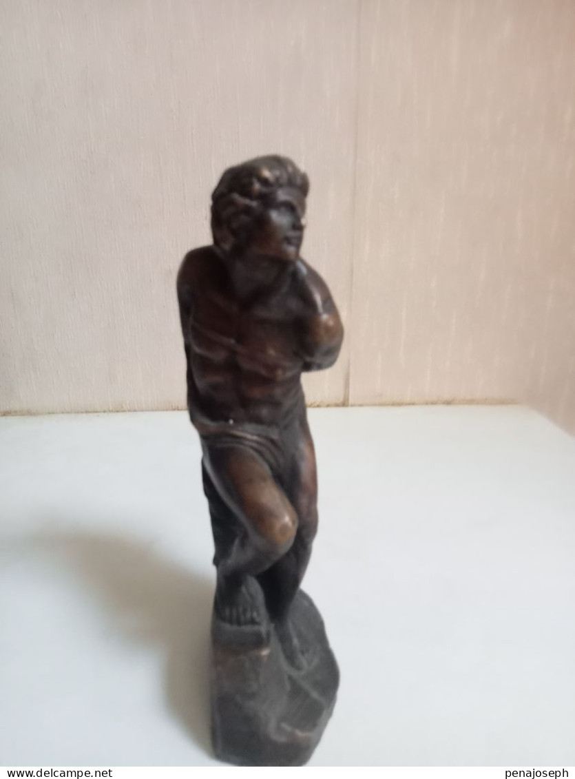 Sculpture Figurine En Bronze Hauteur 14,5 Cm - Bronces