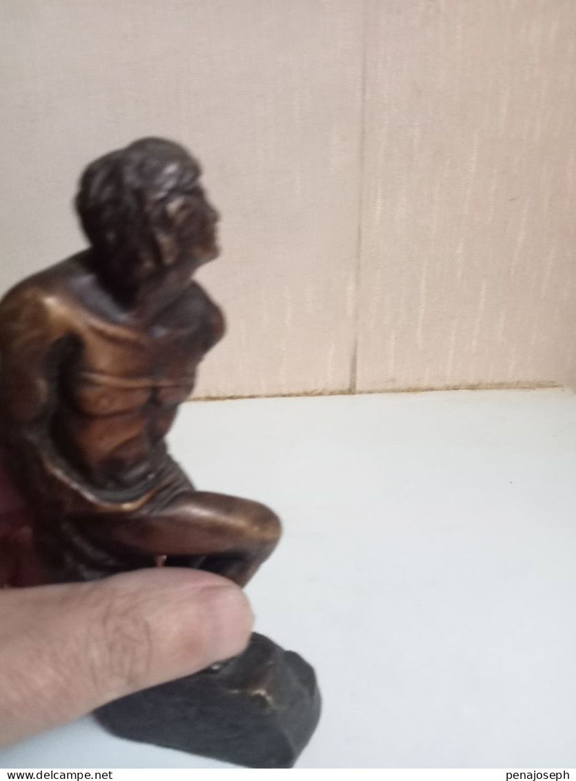 Sculpture figurine en bronze hauteur 14,5 cm