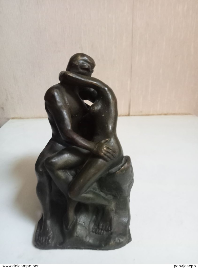 Reproduction Bronze Statue Le Baiser De Rodin Hauteur 13 Cm X 7 Cm - Bronzi