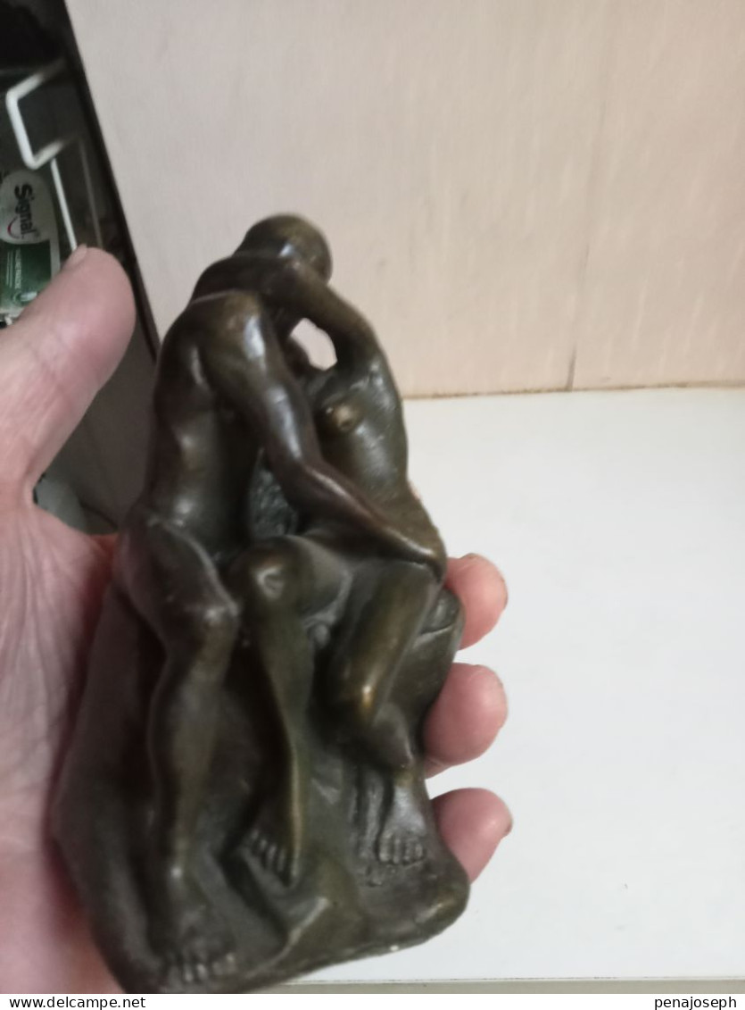 reproduction bronze statue le baiser de rodin hauteur 13 cm x 7 cm