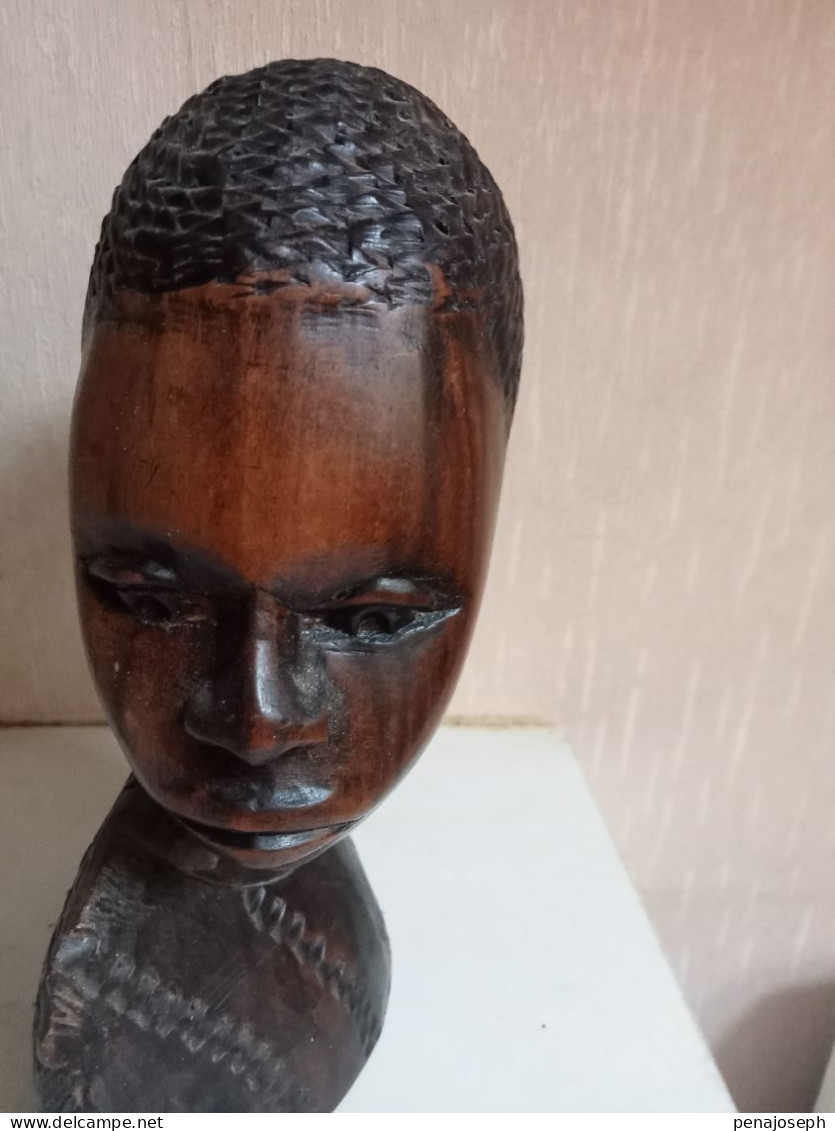 statuette en bois art africain hauteur 20 cm