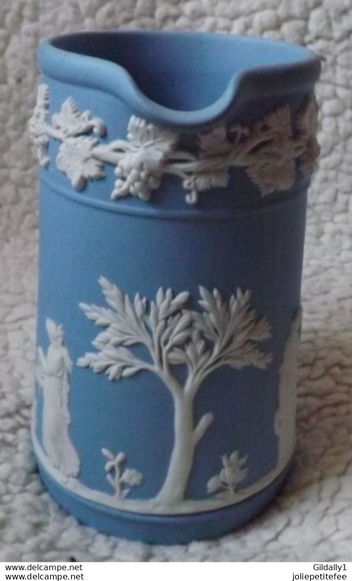 Magnifique Pichet En Faïence De Wedgwood.  1953.  Made In England.  - (Grand Modèle) - Wedgwood