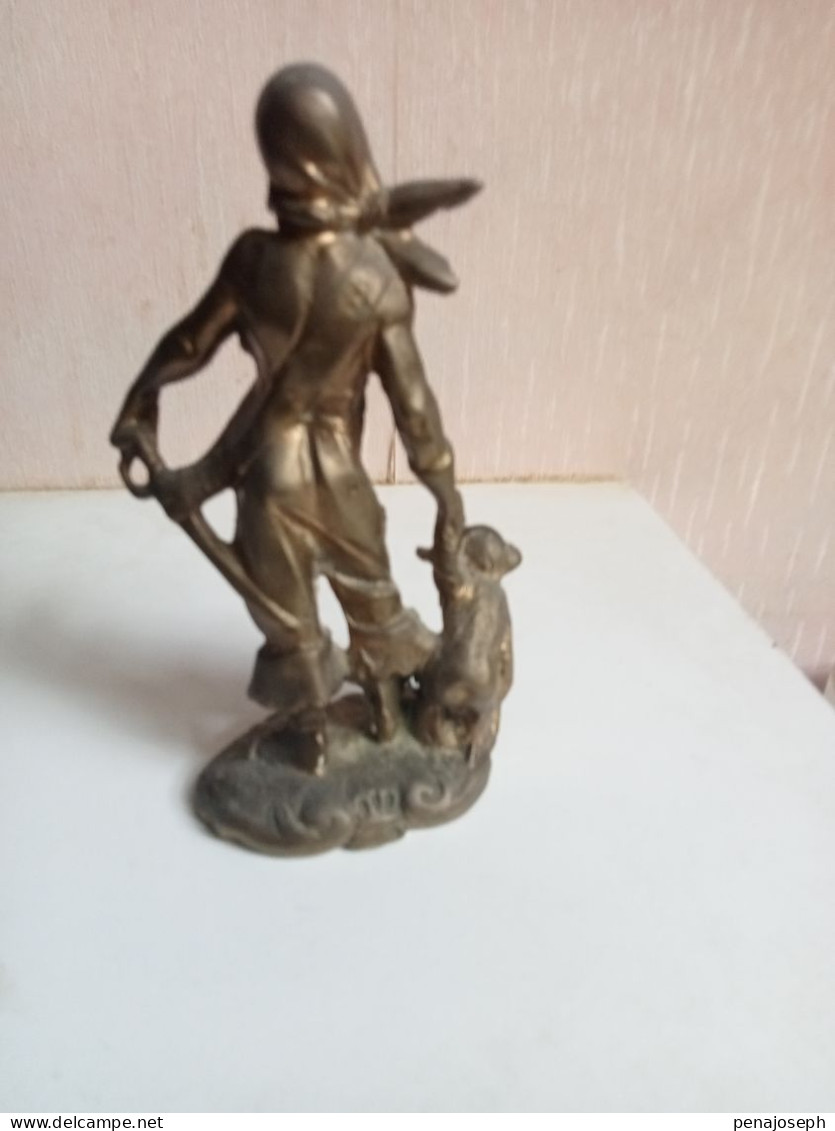 statuette en bronze doré pirate hauteur 18 cm