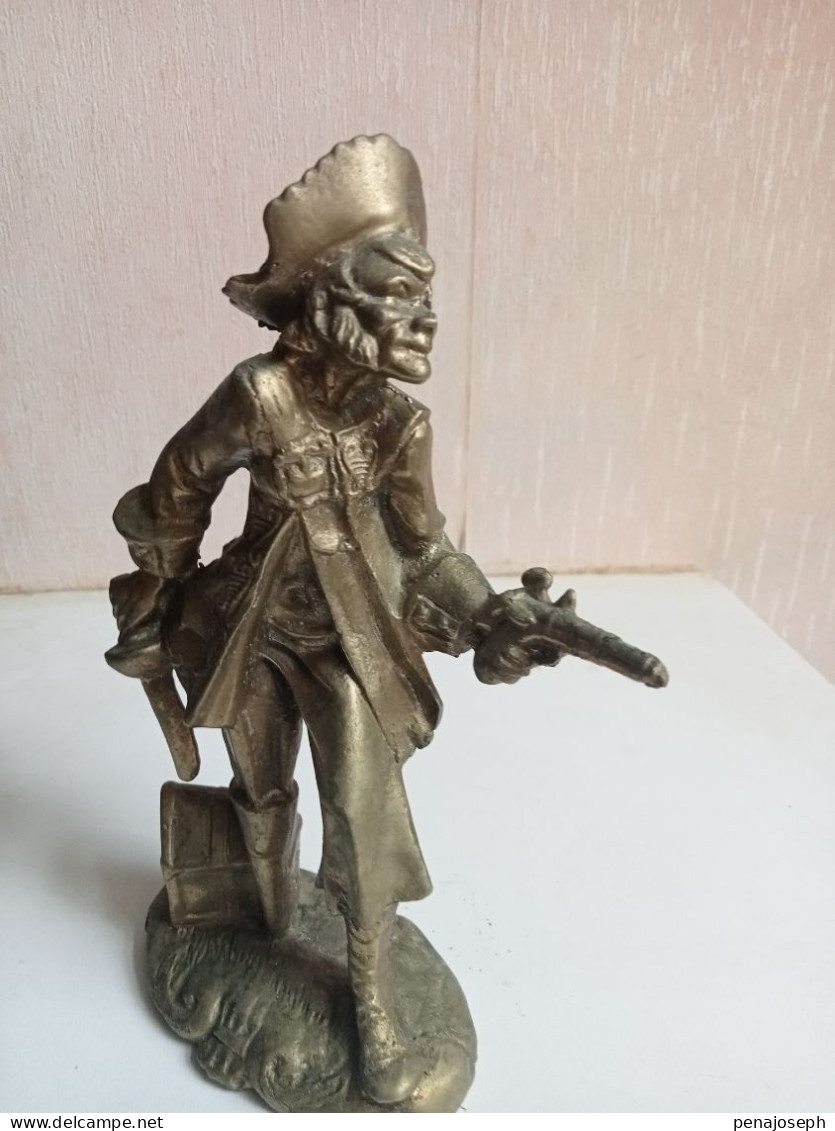 Statuette En Bronze Doré Pirate Hauteur 18,5 Cm - Brons