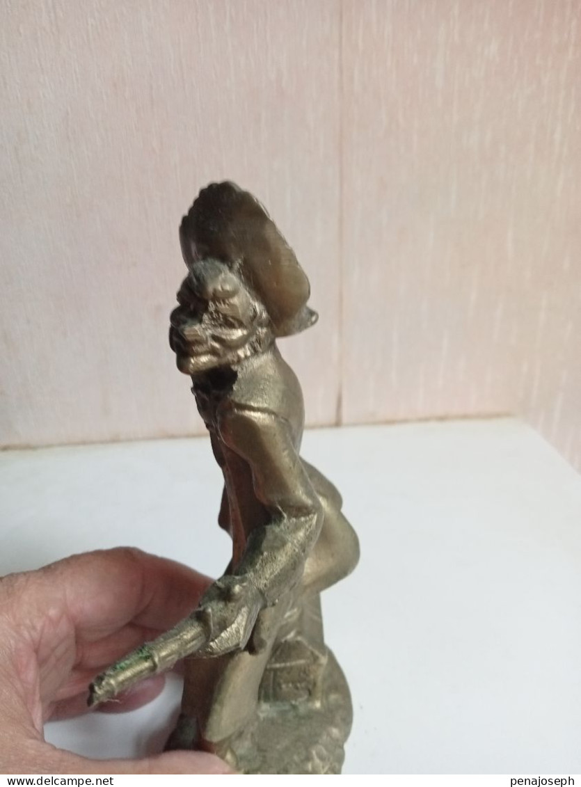 statuette en bronze doré pirate hauteur 18,5 cm