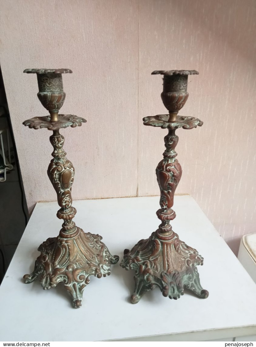 Deux Bougeoirs En Bronze XIXème Hauteur 28 Cm - Candeleros, Candelabros Y Palmatorias