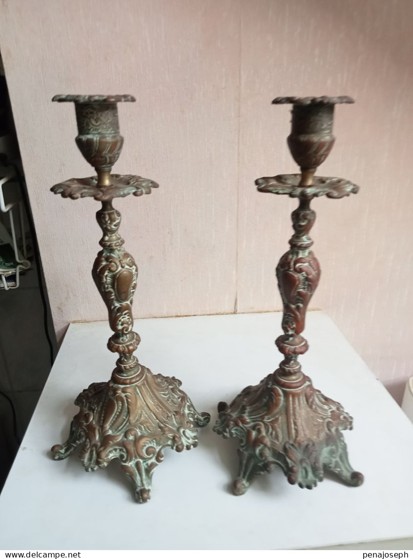 Deux Bougeoirs En Bronze XIXème Hauteur 28 Cm - Chandeliers, Candelabras & Candleholders