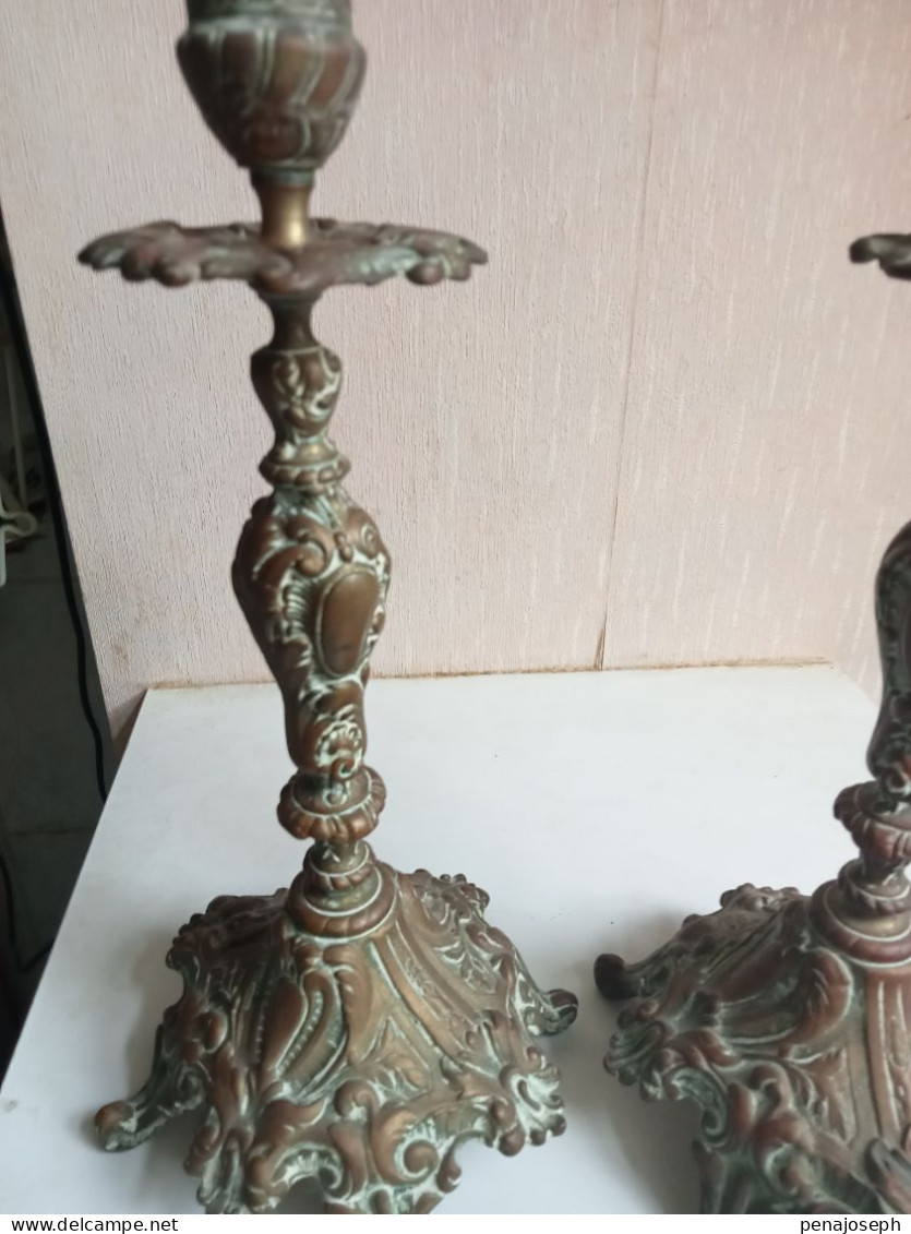 Deux Bougeoirs En Bronze XIXème Hauteur 28 Cm - Candeleros, Candelabros Y Palmatorias