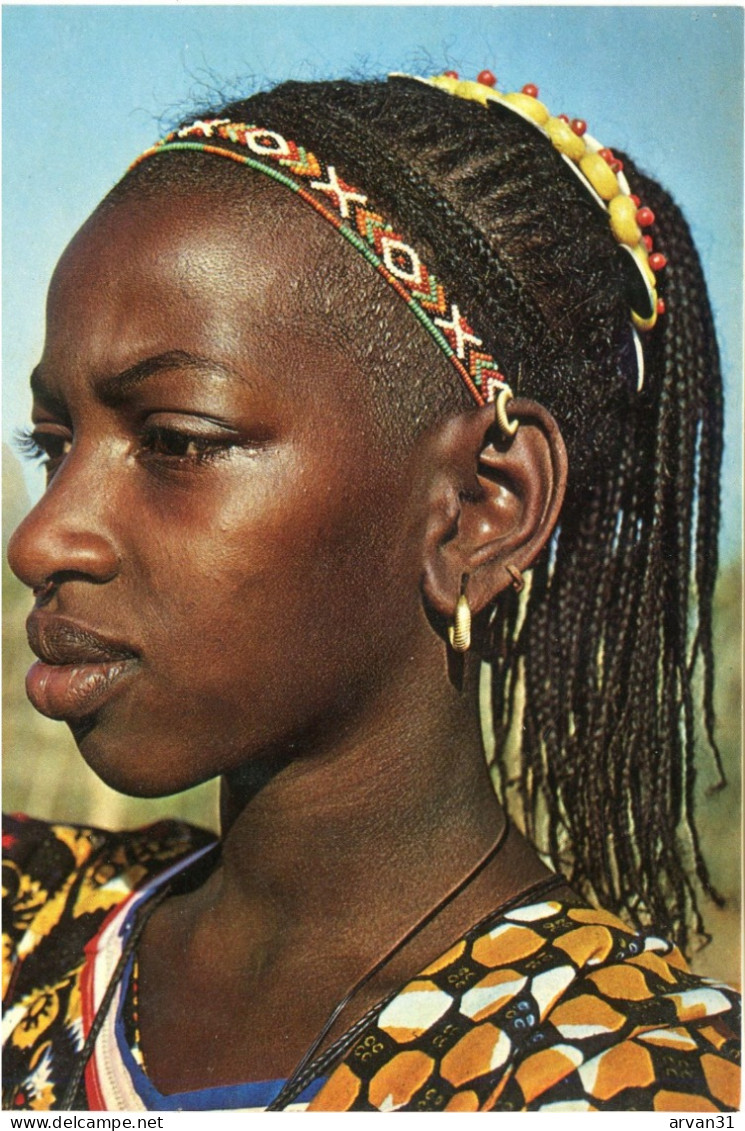 N O U N A   -  FIERE BEAUTE D'une BELLE JEUNE FILLE PEULH  - - Burkina Faso