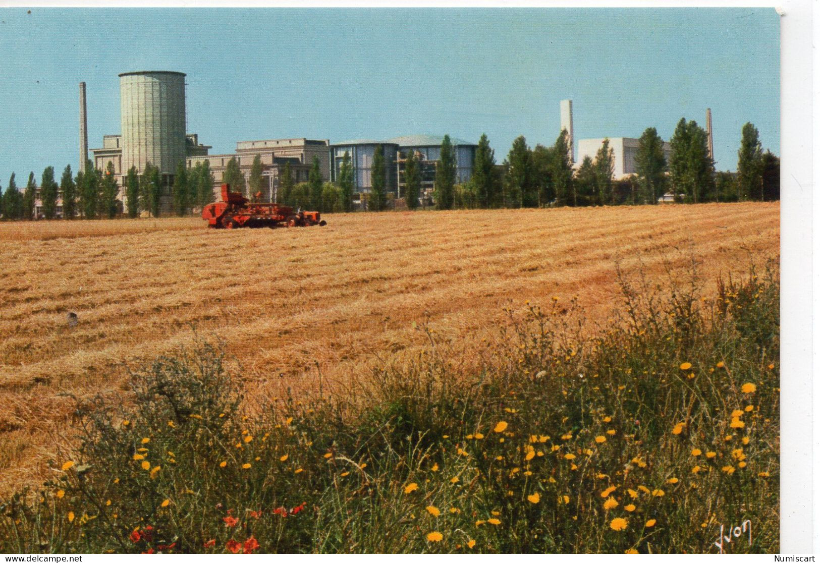 Saclay Les Grands Réacteurs Réacteurs Atomiques Moisson Moisonneuse-batteuse Culture - Saclay