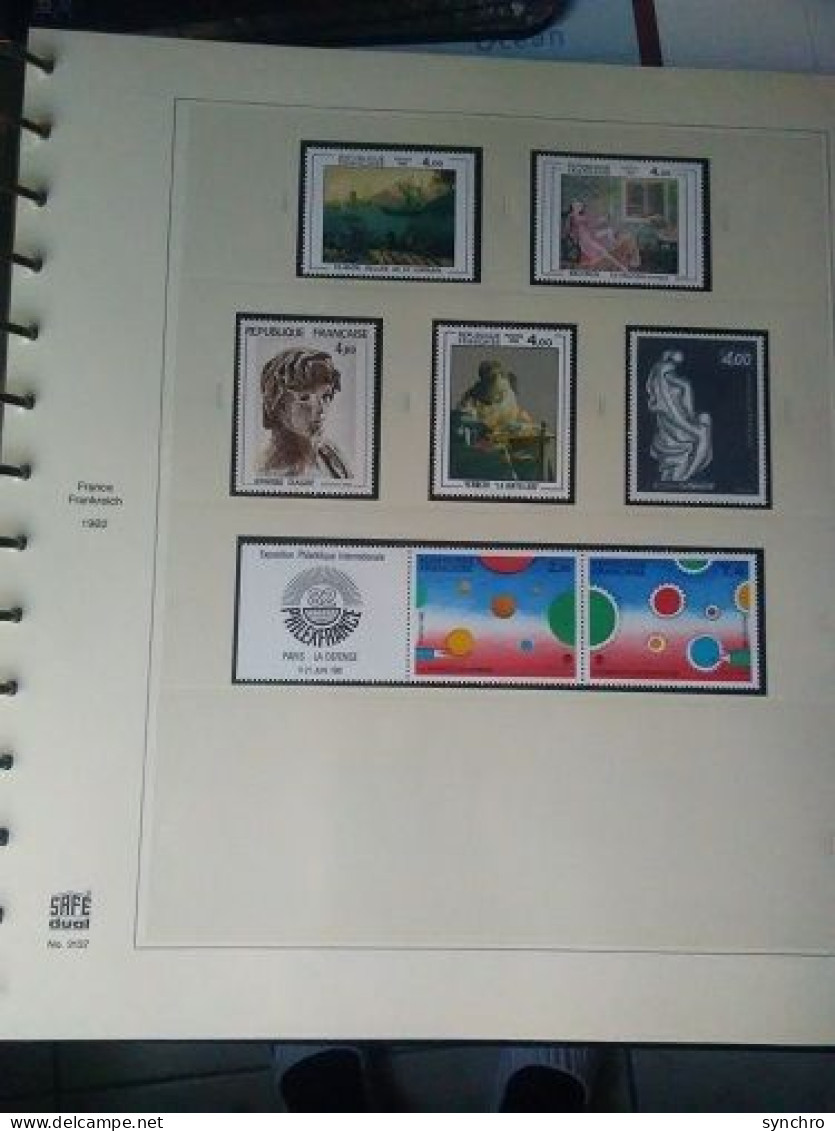 Album SAFE  de 1980 a 1989 complet timbre neuf tres bon etat conseil de l'europe  unesco , 5 carnets personnages ce