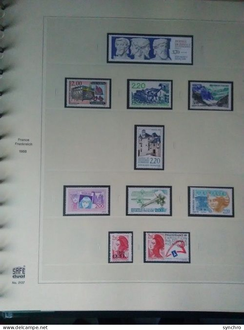 Album SAFE  de 1980 a 1989 complet timbre neuf tres bon etat conseil de l'europe  unesco , 5 carnets personnages ce