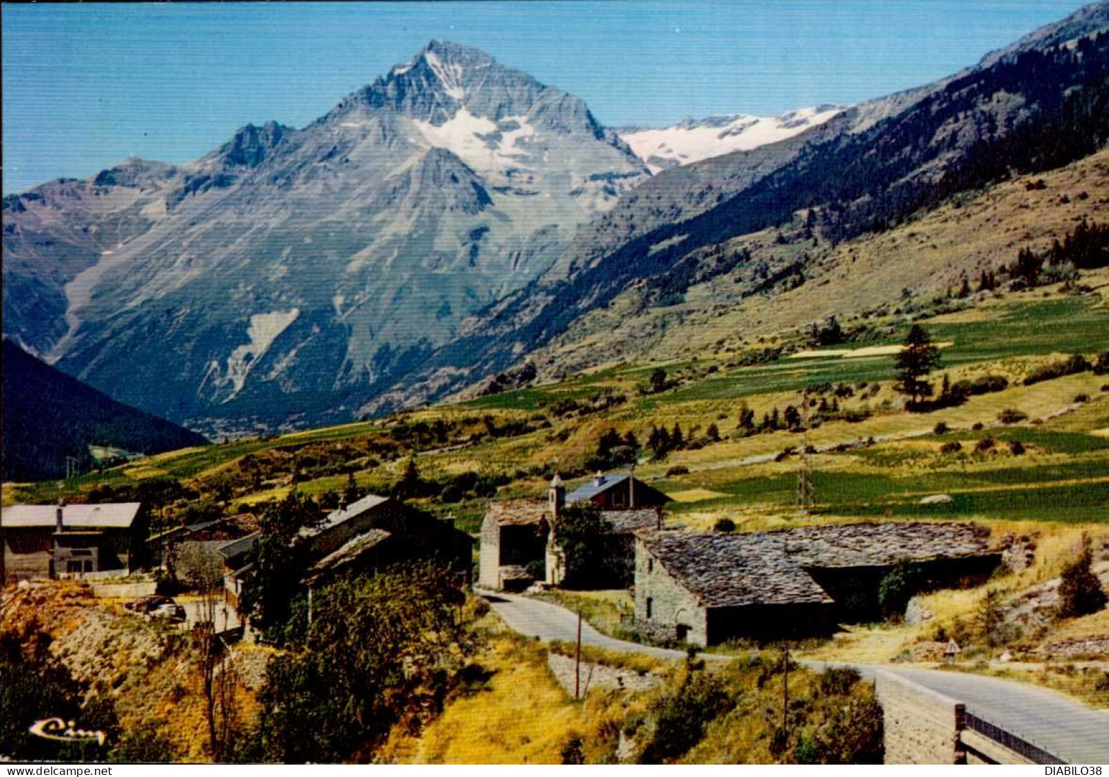 LANSLEVILLARD _ LANSLEBOURG    ( SAVOIE )     HAMEAU  LES CHAMPS ; AU FOND , LA DENT PARRACHEE - Val Cenis