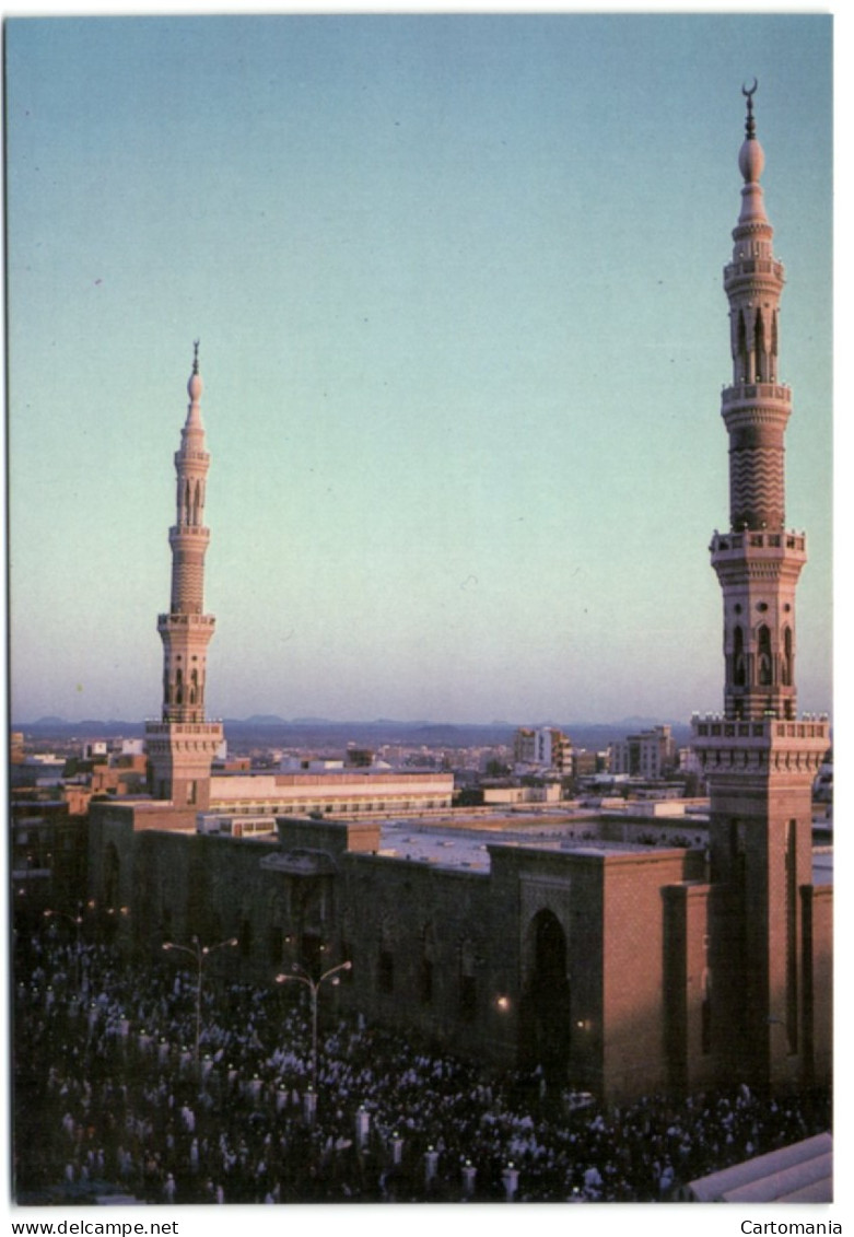 Collective Prayer At The Prophet's Mosque At Medina - Arabie Saoudite