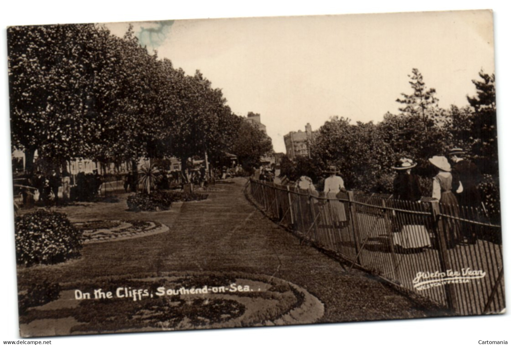 Southend-on-Sea - On The Cliffs - Southend, Westcliff & Leigh