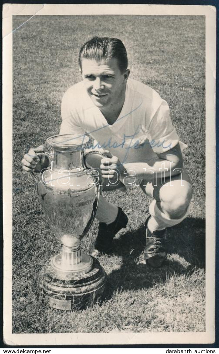 Puskás Ferenc (1927-2006) Autográf Aláírása őt Magát Mint A Real Madrid BEK-győztes Labdarúgóját Megörökítő Fotón, Hátol - Other & Unclassified