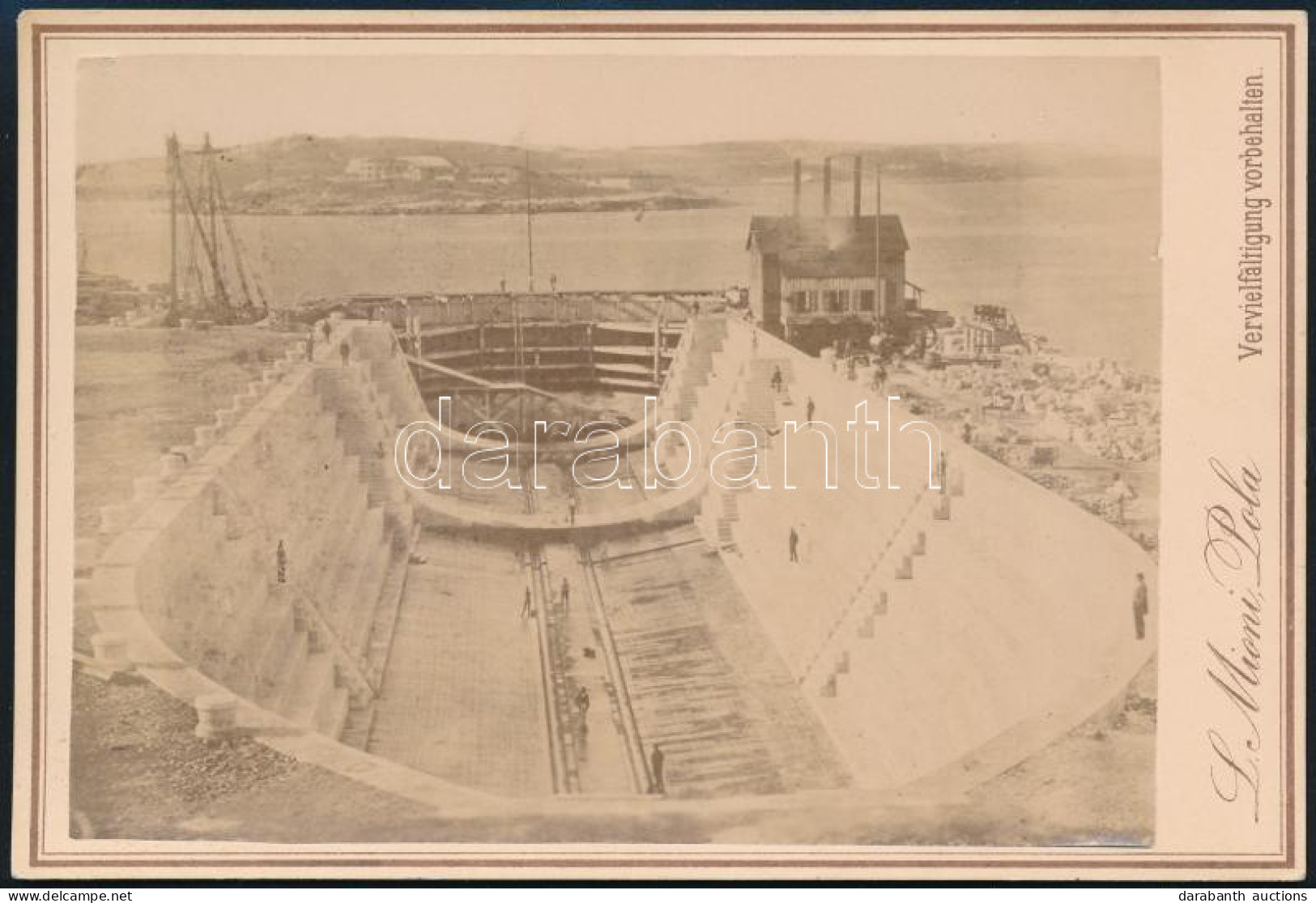 Cca 1886 Pola Szárazdokk. Nagyobb Méretű Keményhátú Fotó 17x11 Cm / Pola. View Of The Pola Dry Dock Under Construction.  - Andere & Zonder Classificatie