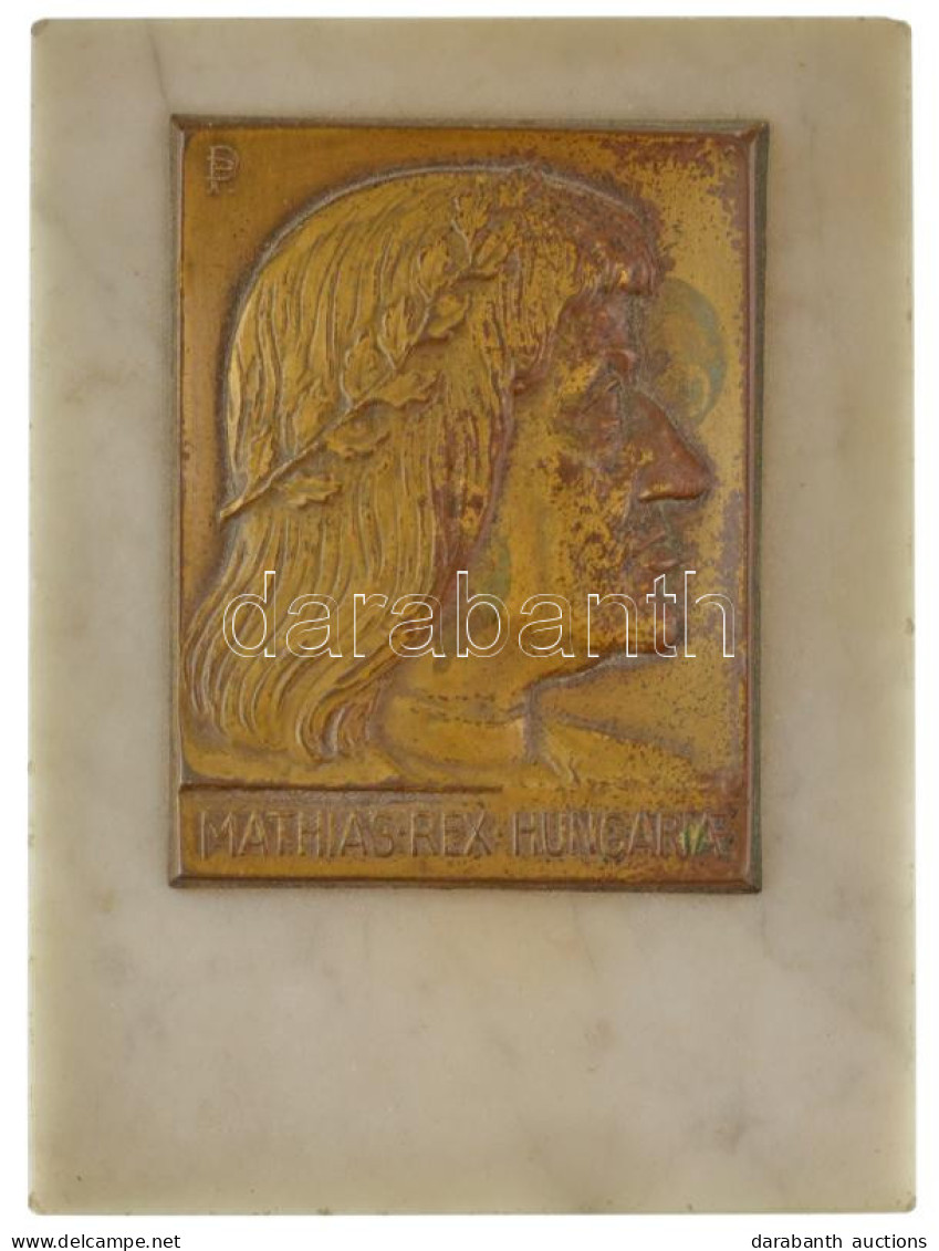 Pátzay Pál (1896-1979) ~1940. "Mathias Rex Hungariae (Mátyás Király)" Egyoldalas Aranyozott Bronz Emlékplakett (77x60mm) - Unclassified