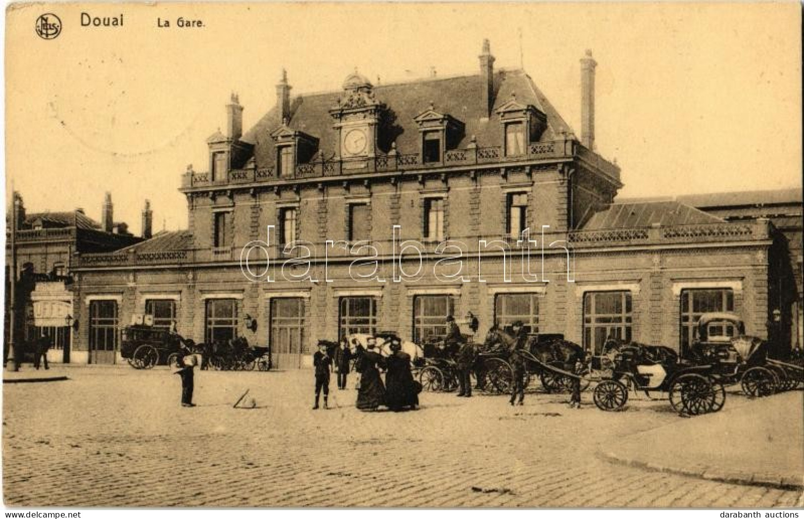 T2/T3 1917 Douai, La Gare / Railway Station, Horse Carts (EK) - Non Classés