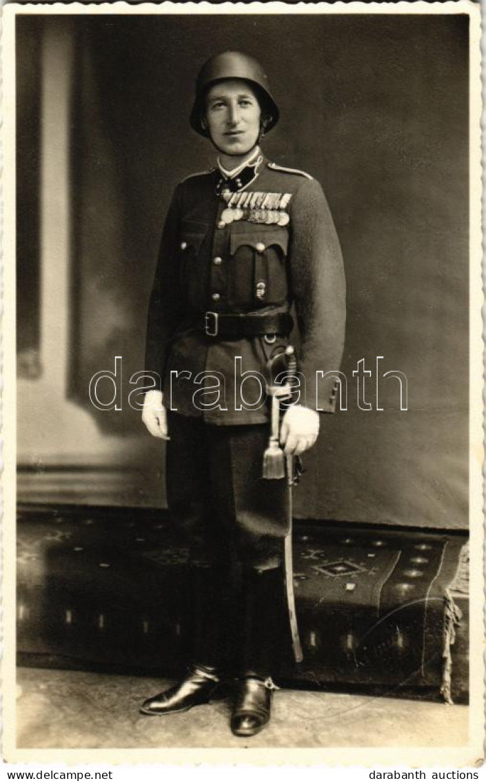 * T2 Magyar Katona Kitüntetésekkel / Hungarian Military, Soldier. Berzéki Műterem (Debrecen) Photo - Unclassified