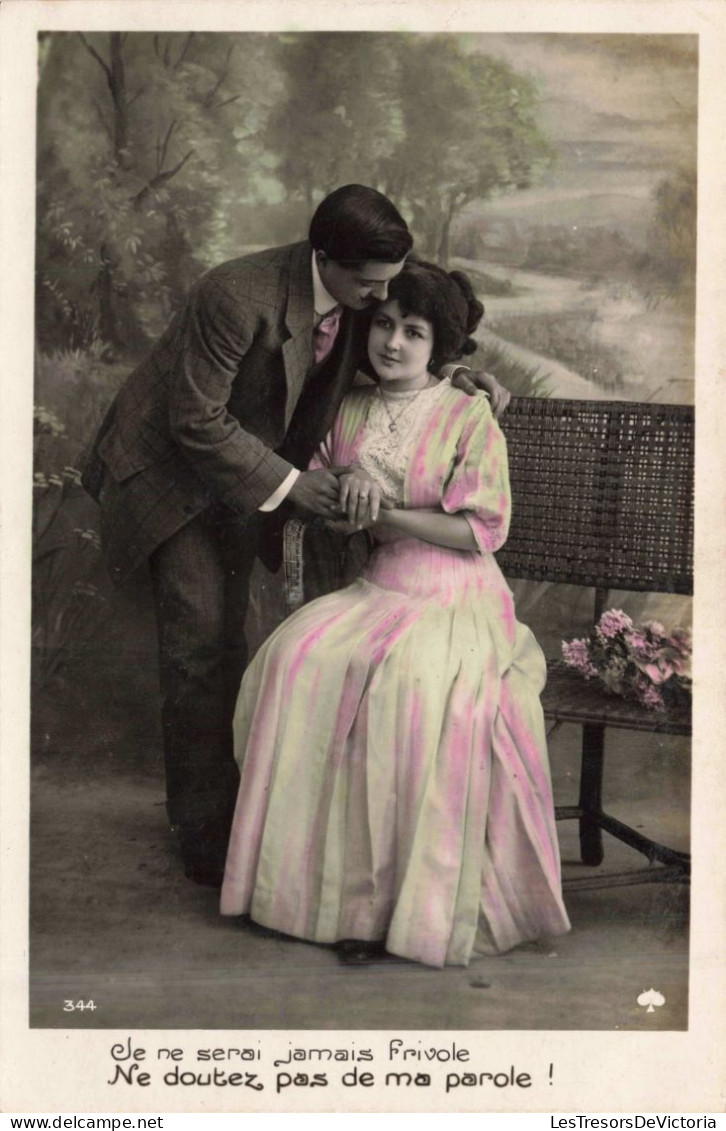 COUPLE - Je Ne Serai Jamais Frivole - Ne Doutez Pas De Ma Parle - Colorisé - Carte Postale Ancienne - Coppie