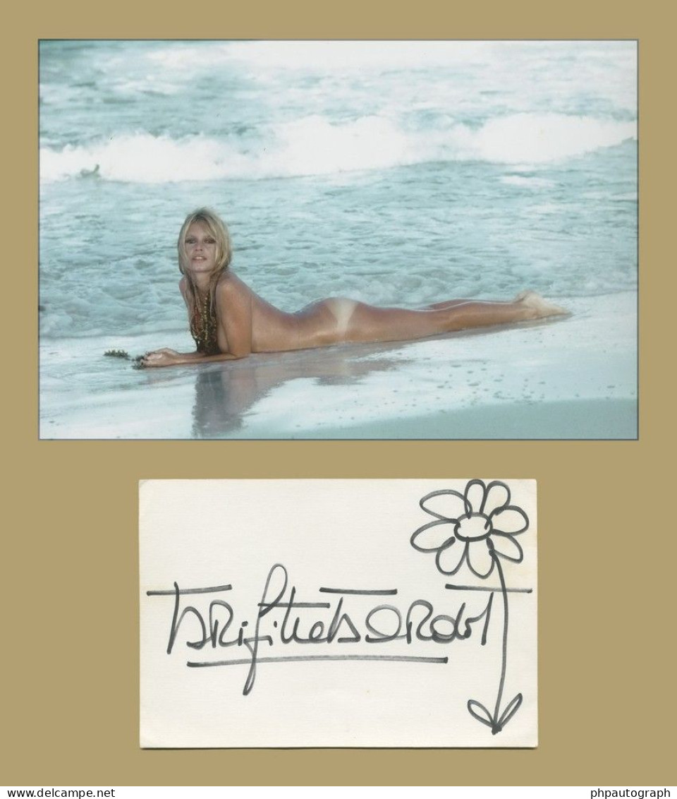 Brigitte Bardot - Rare Jolie Carte Signée Avec Dessin De Fleur + Photo - 1987 - Acteurs & Toneelspelers