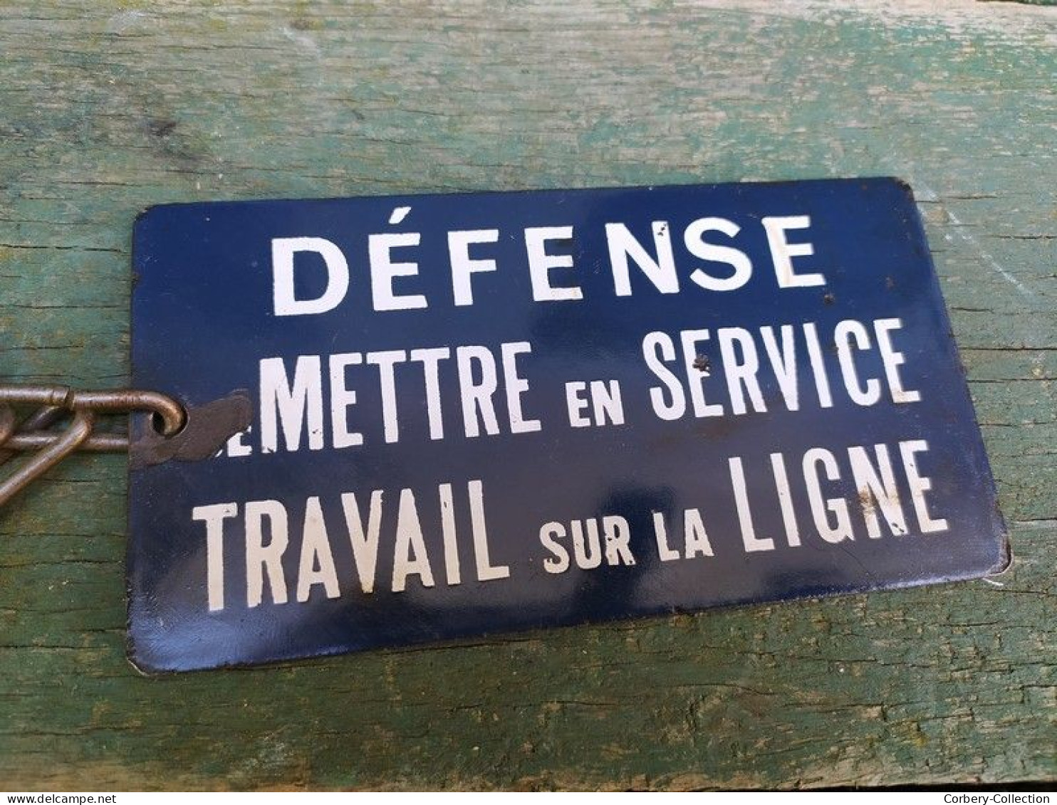 Ancienne Petite Plaque Emaillée SNCF Défense De Mettre En Service Travail Sur La Ligne - Trains & Avions