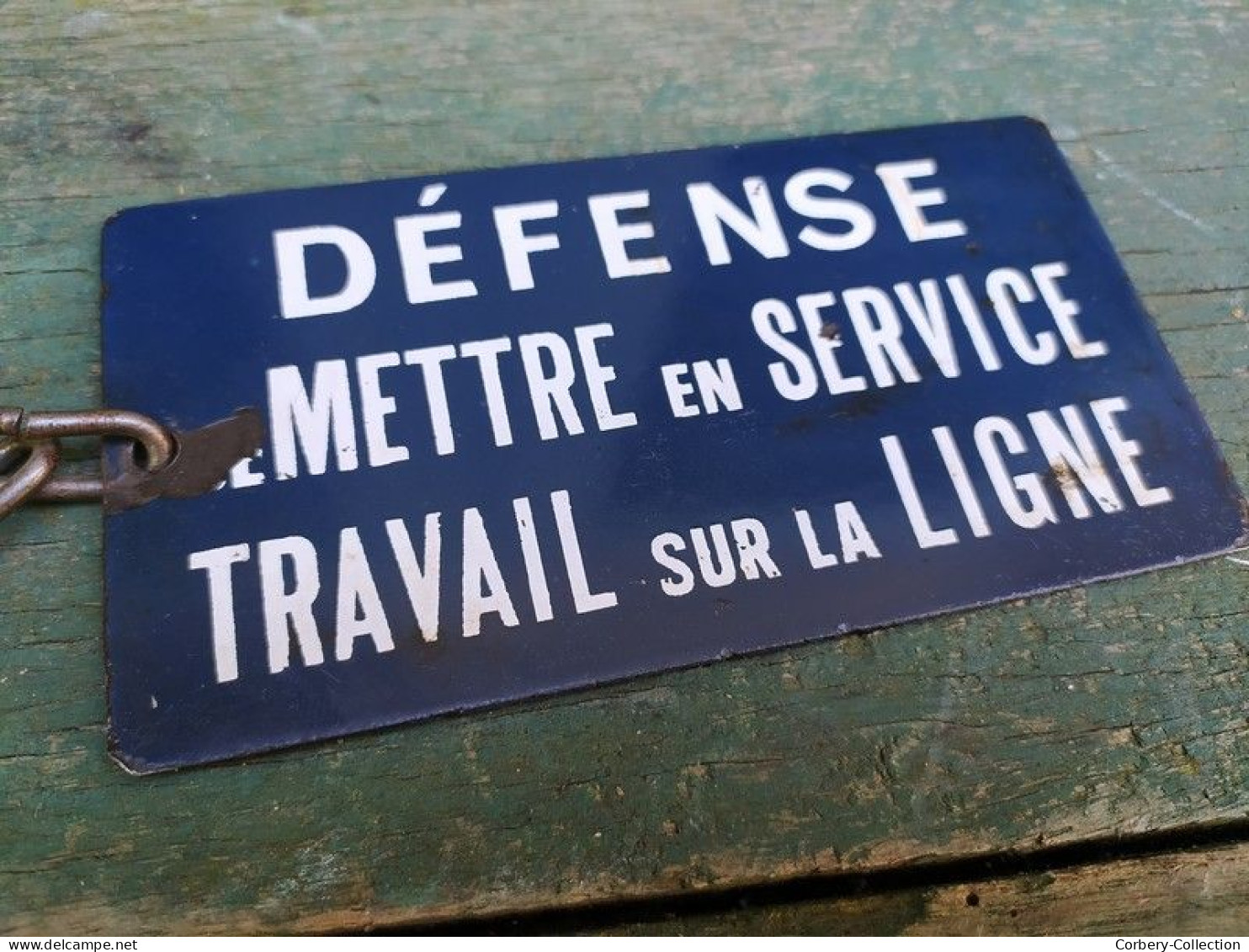 Ancienne Petite Plaque Emaillée SNCF Défense De Mettre En Service Travail Sur La Ligne - Trains And Planes