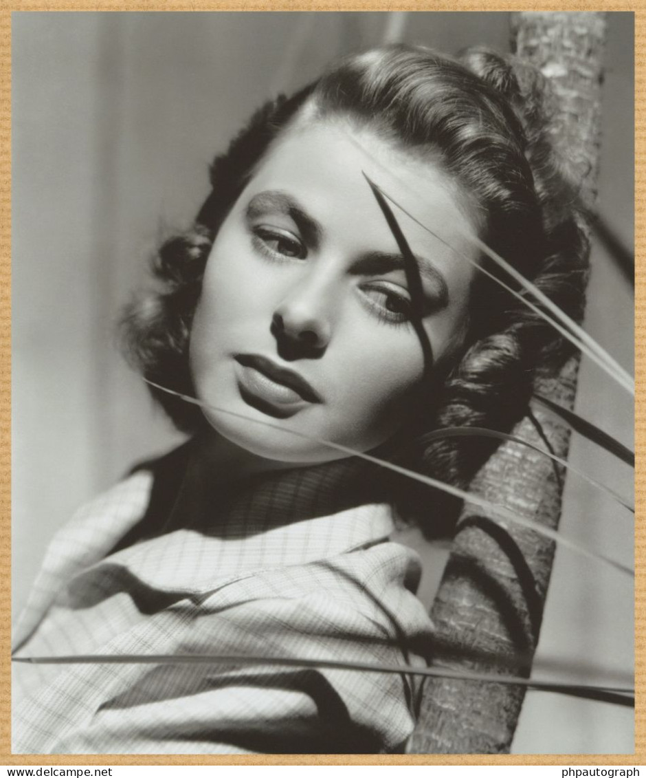 Ingrid Bergman (1915-1982) - Swedish Actress - Signed Cut + Photo - 1961 - COA - Acteurs & Toneelspelers