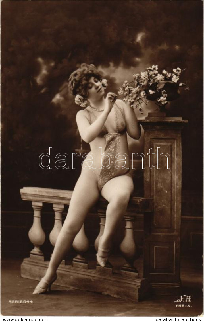 ** T1/T2 Erotikus Meztelen Hölgy / Erotic Nude Lady. J.A. Paris Serie 044. (non PC) - Unclassified