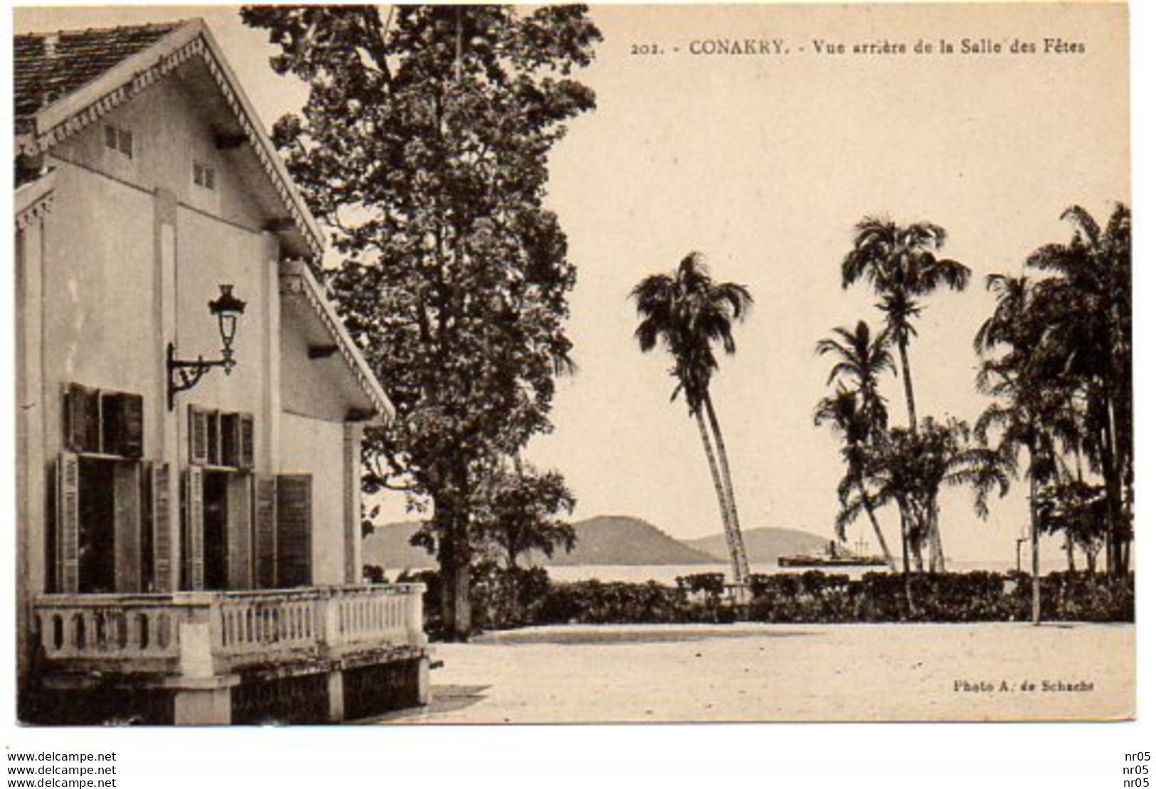 GUINEE FRANCAISE  ( Afrique ) - CONAKRY - Vue Arrière De La Salle Des Fetes - Guinée Française