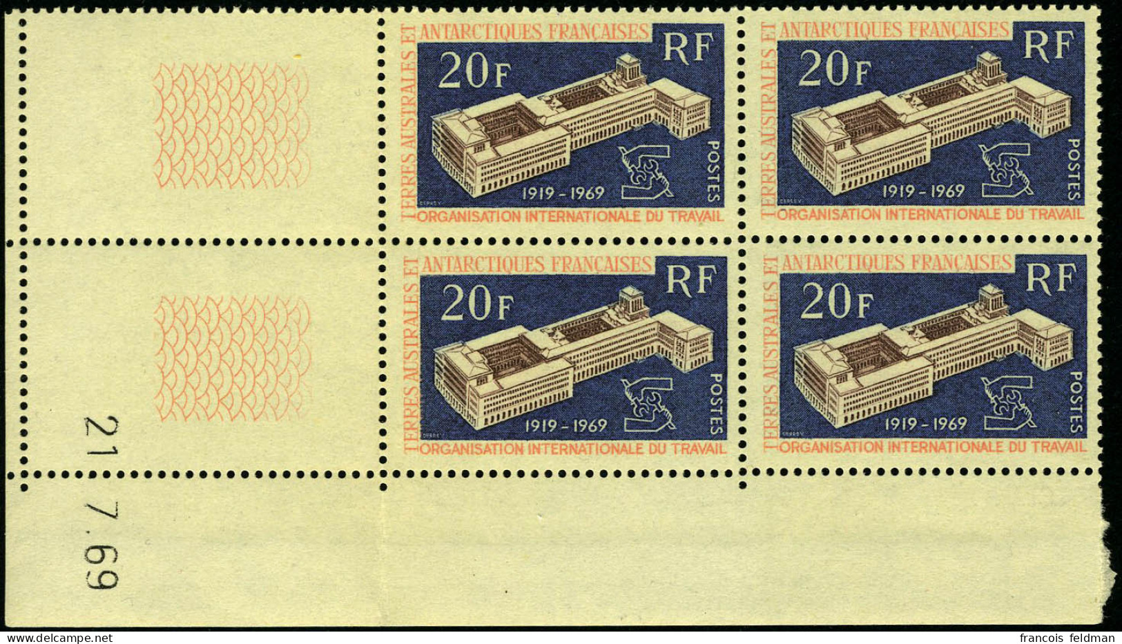 Neuf Sans Charnière N° 32, 20F O.I.T. 2 Blocs De 4 Coins Datés 18/7/69 Et 21/7/69, TB - Autres & Non Classés