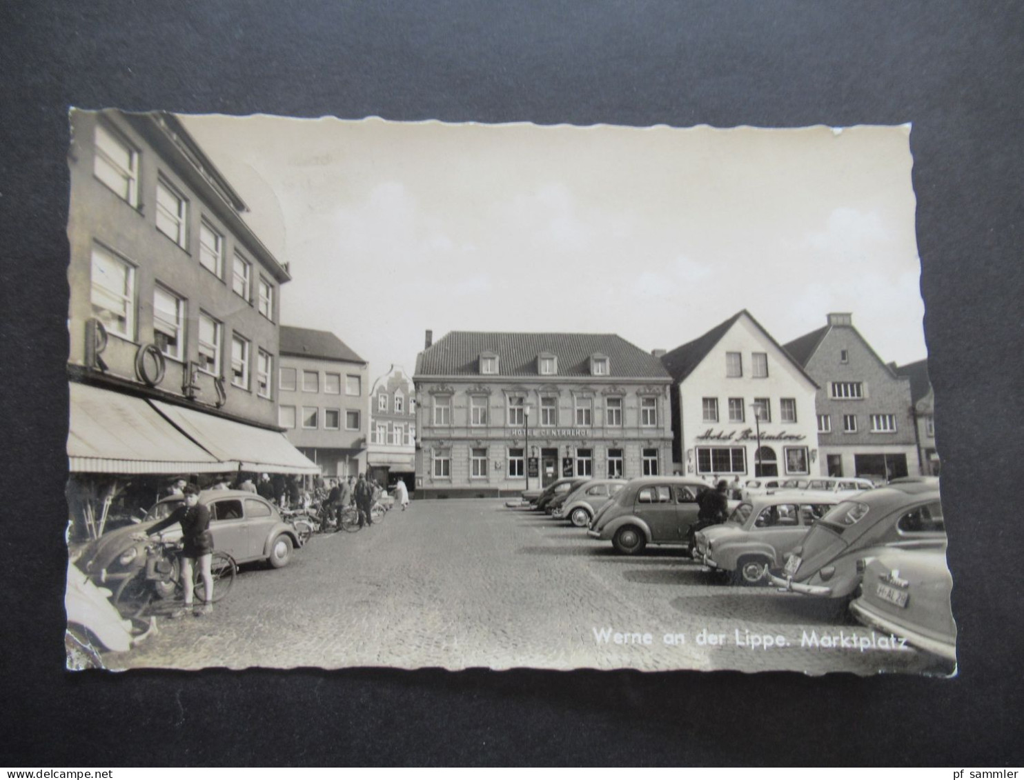 BRD 1967 Echtfoto AK Werne An Der Lippe Marktplatz Mit Alten Autos / VW Käfer Verlag Cramers Kunstanstalt Dortmund - Werne