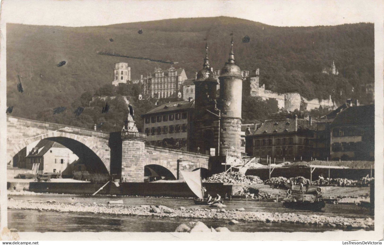 Pont De Pierre Devant Montagne - Tours - Rivière - Carte Postale Ancienne - Puentes