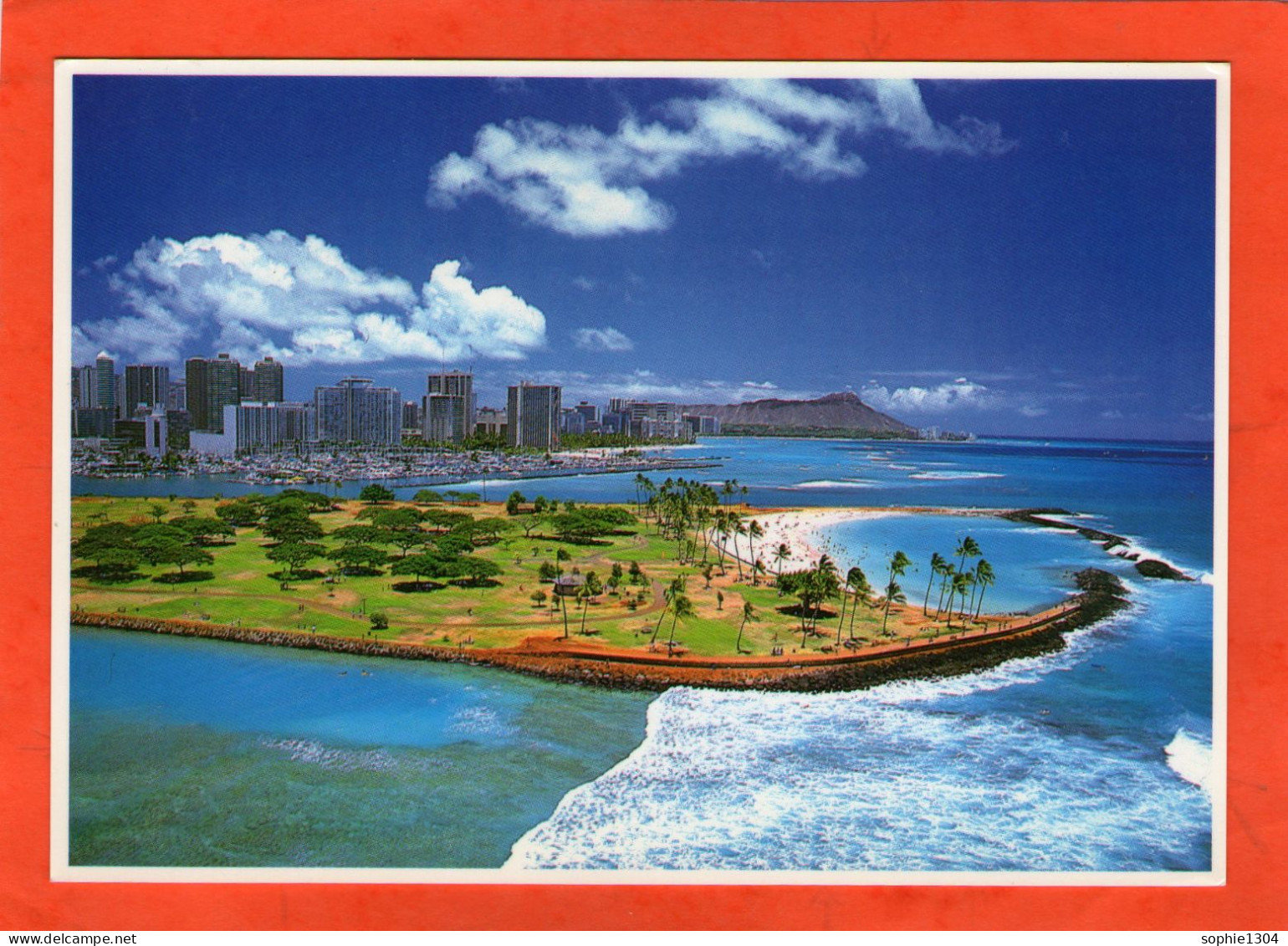 An Aerial View Of HONOLULU WAIKIKI And Magic Island  With Diamond Head - Honolulu