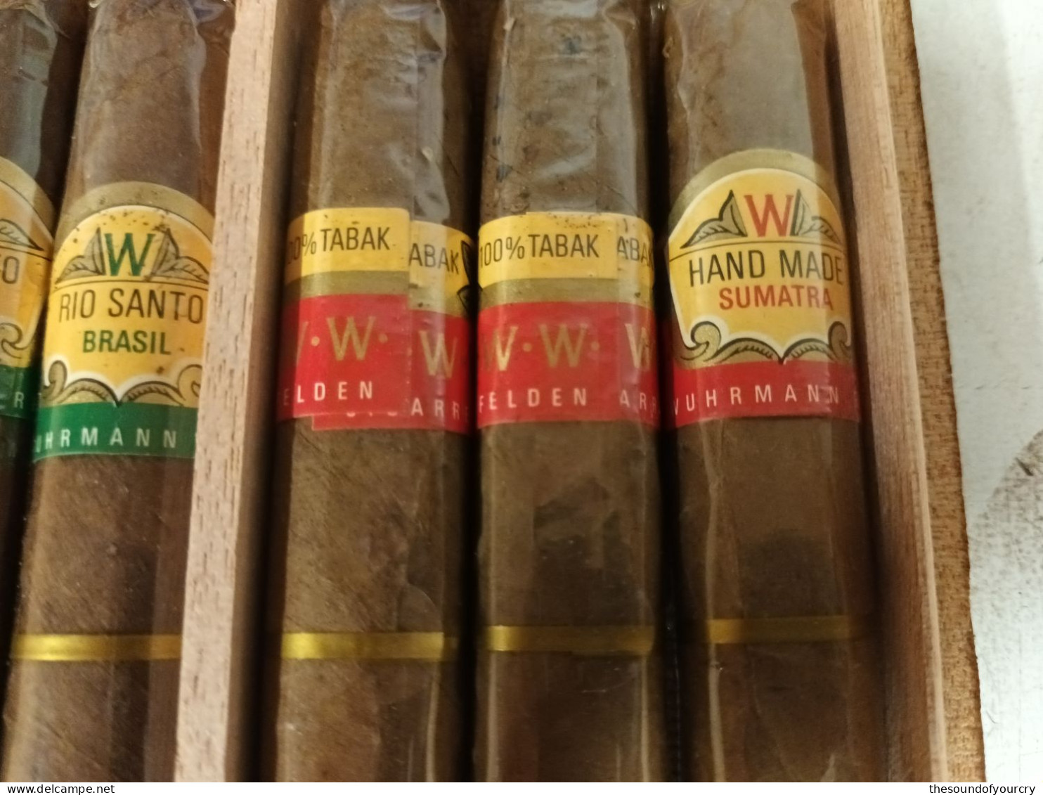 Sigarenbanden + Kist  Media Corona Sumatra - Empty Cigar Cabinet