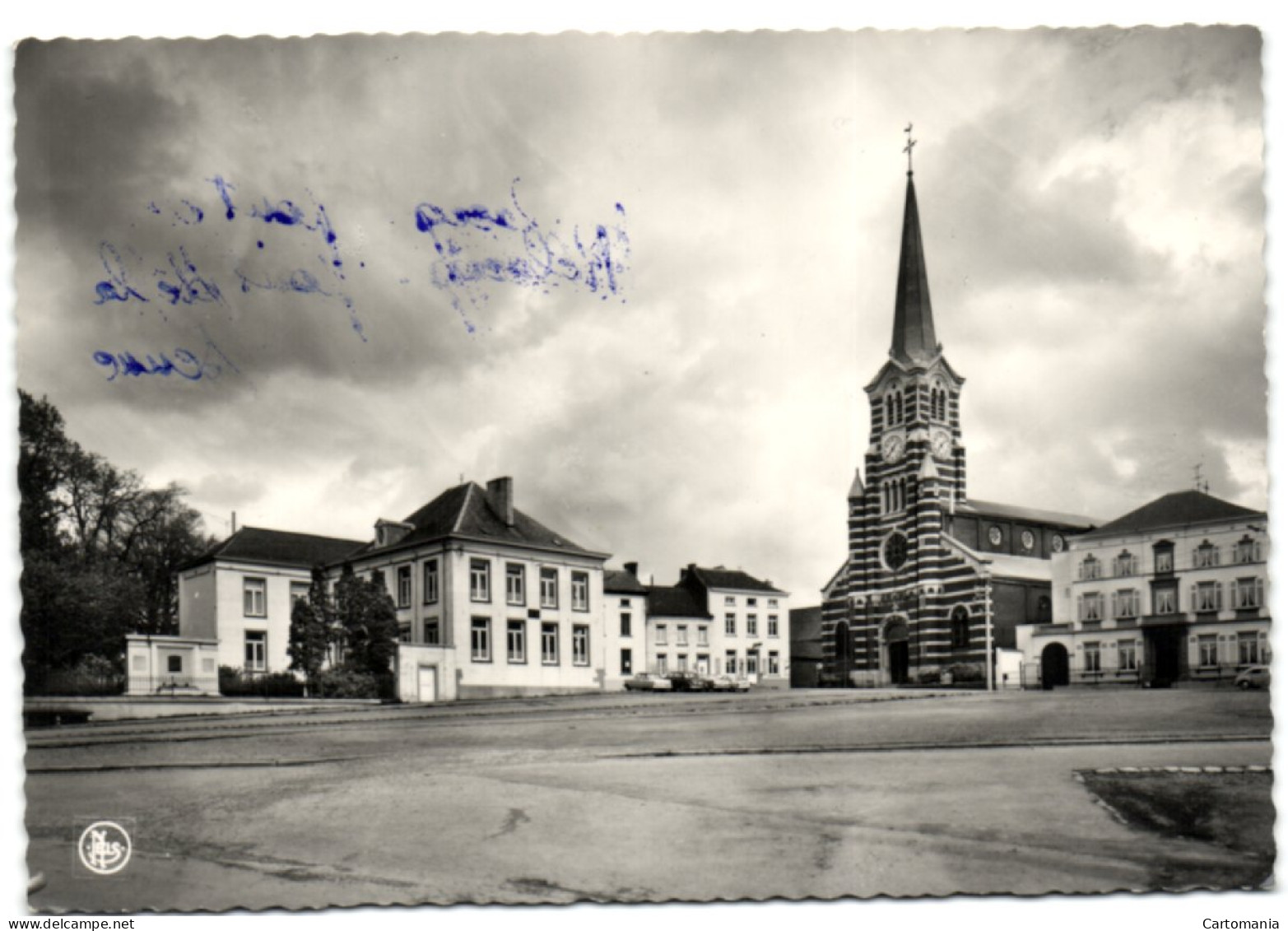Rebecq-Rognon - Grand'Place Eglise St-Géry Et Monument Solvay - Rebecq