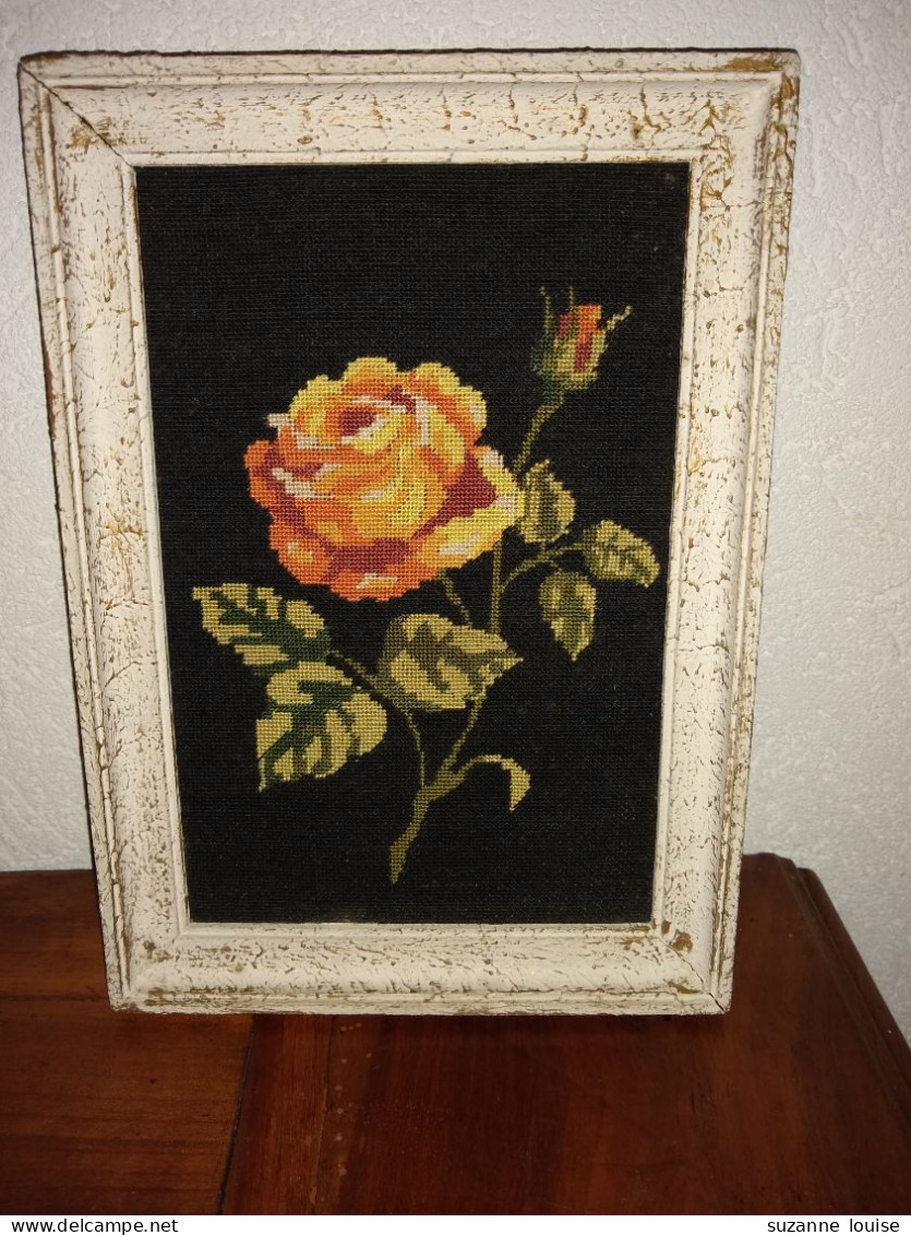 Rose.  Broderie Fait Main  Encadrée - Tapijten