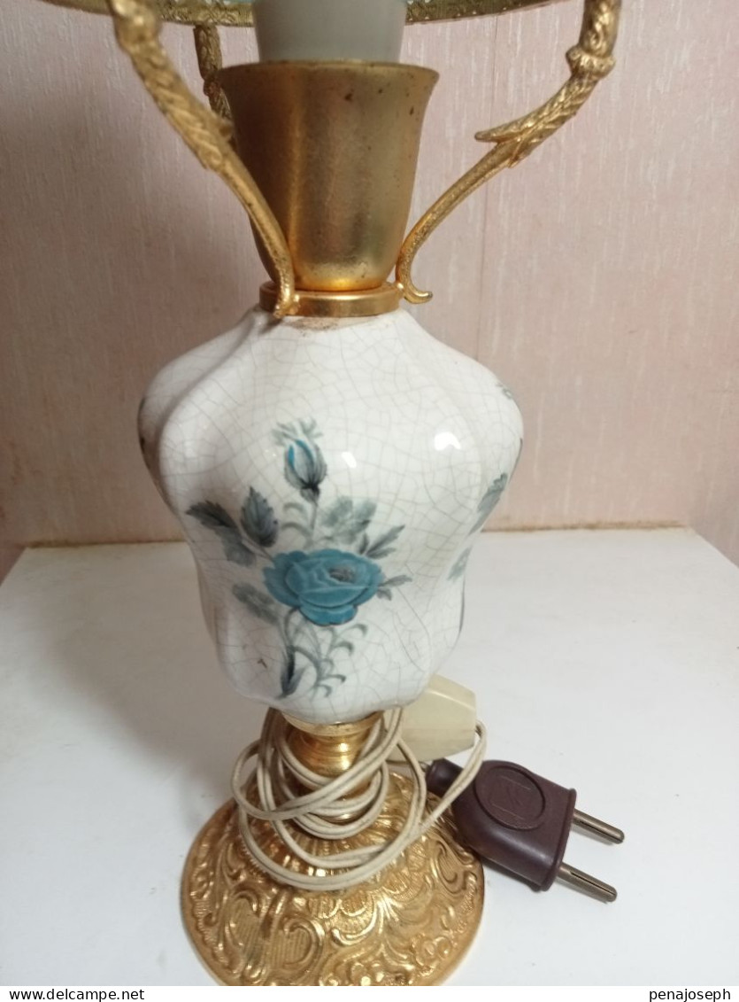 Lampe ancienne en porcelaine opaline et bronze doré hauteur 30 cm
