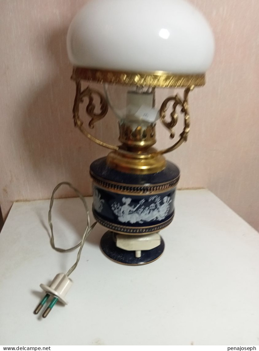 Lampe Ancienne En Porcelaine Opaline Et Bronze Doré Hauteur 35 Cm - Luminarie E Lampadari