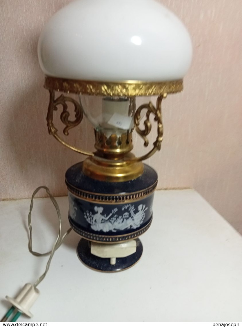 Lampe ancienne en porcelaine opaline et bronze doré hauteur 35 cm