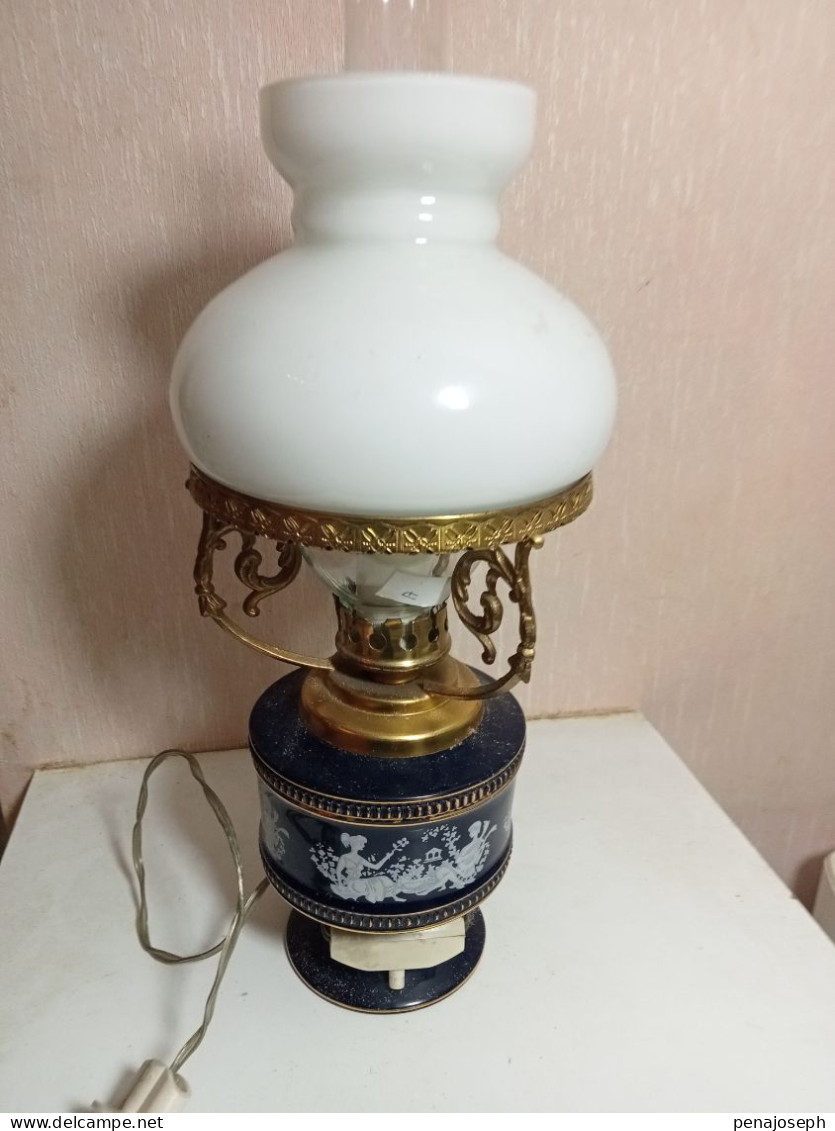 Lampe ancienne en porcelaine opaline et bronze doré hauteur 35 cm