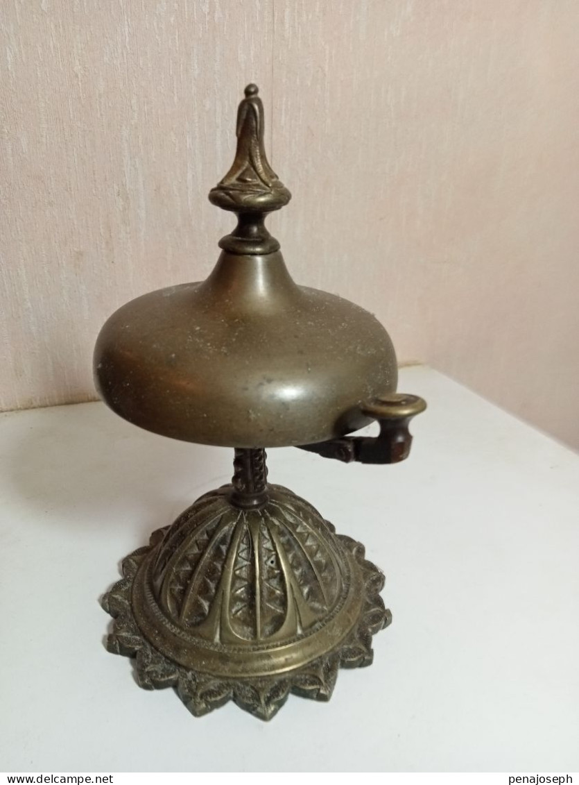 Cloche D'acueil En Bronze Hauteur 17 Cm - Klokken