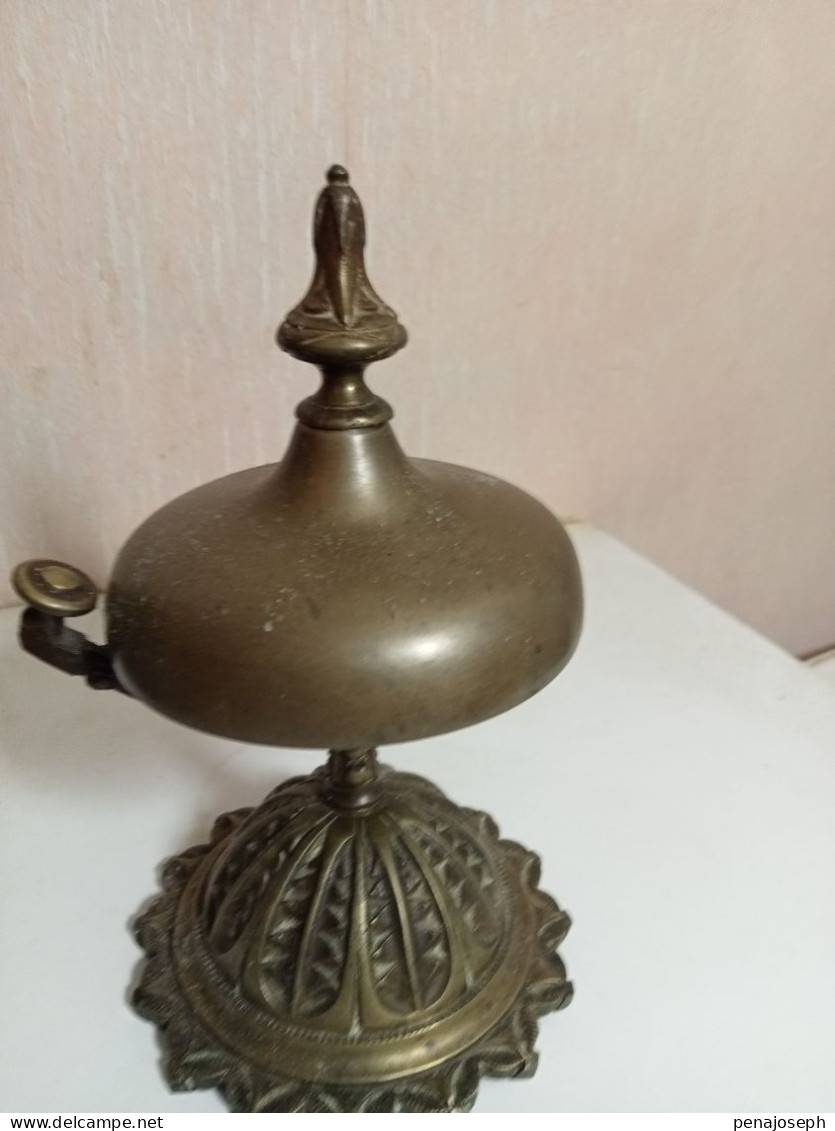 cloche d'acueil en bronze hauteur 17 cm