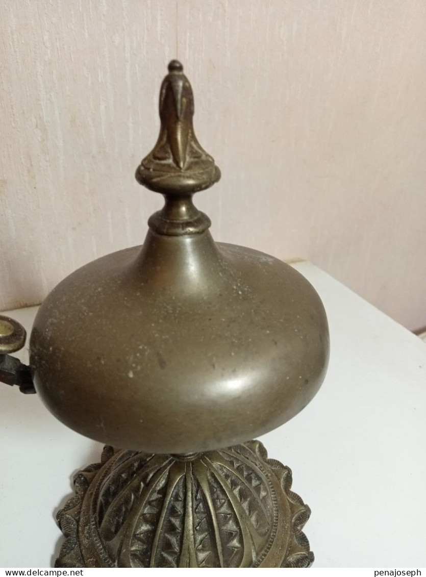 cloche d'acueil en bronze hauteur 17 cm