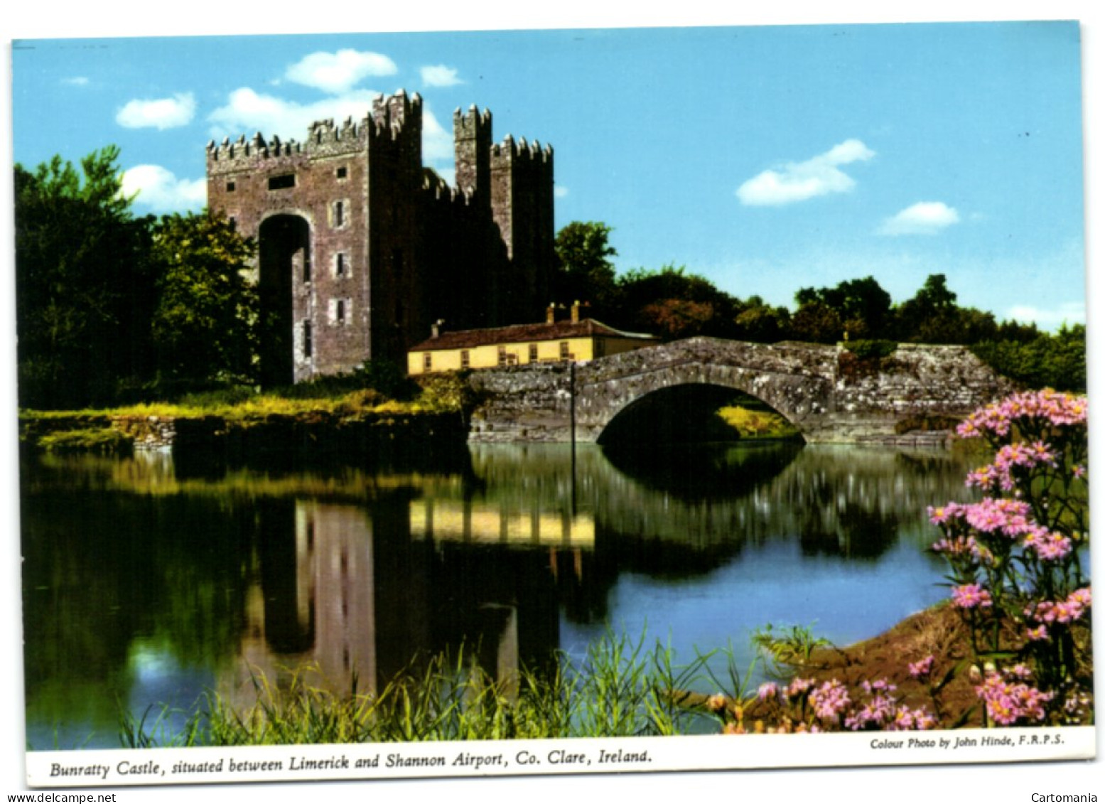 Bunratty Castle Situated Between Limerick Ans Shannon Airport - Co. Clare - Ireland - Clare